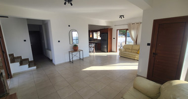 Luxury Detached four Bedroom House with unobstructed sea views and private swimming pool located in Tsada, Pafos for sale.