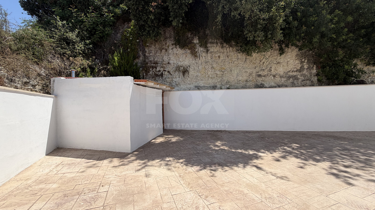 Luxury Detached four Bedroom House with unobstructed sea views and private swimming pool located in Tsada, Pafos for sale.