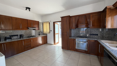 Luxury Detached four Bedroom House with unobstructed sea views and private swimming pool located in Tsada, Pafos for sale.