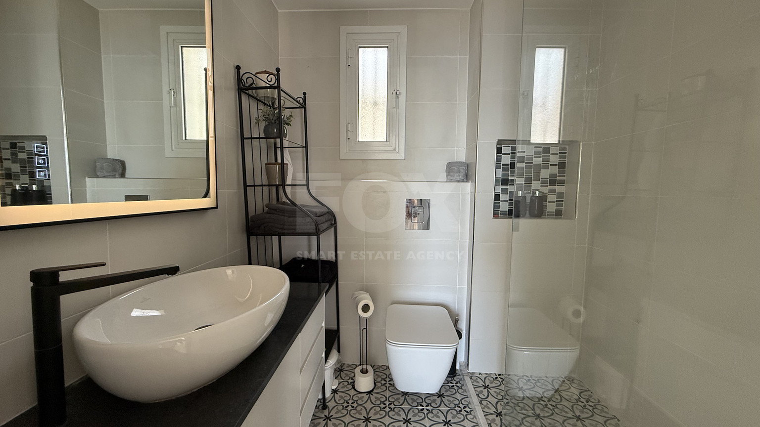 Rent: Renovated, fully furnished two bedroom ground floor apartment in the Amathusia area of Limassol, offering panoramic sea views.