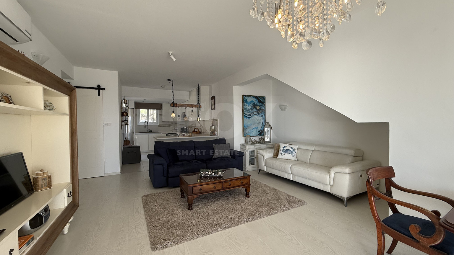 Rent: Renovated, fully furnished two bedroom ground floor apartment in the Amathusia area of Limassol, offering panoramic sea views.