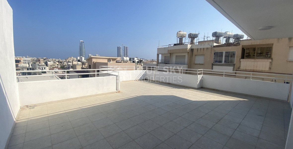 Three Bedroom Penthouse for Rent In Mesa Gitonia Limassol