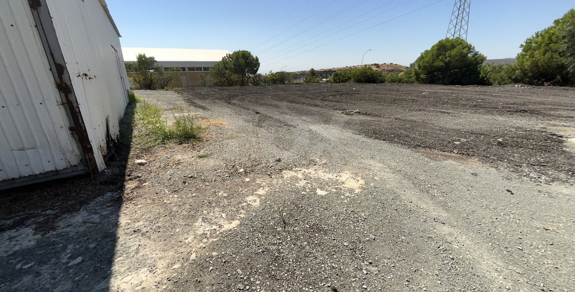 FOR RENT SPACIOUS 850 m2 WAREHOUSE ON A 2,500 m2 PLOT IN THE INDUSTRIAL AREA OF YPSONAS