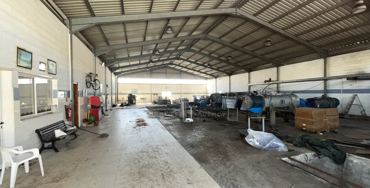 FOR RENT SPACIOUS 850 m2 WAREHOUSE ON A 2,500 m2 PLOT IN THE INDUSTRIAL AREA OF YPSONAS
