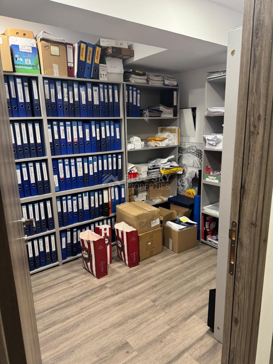 Office for Rent 250m2 in Agia Zoni