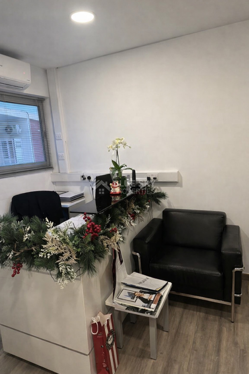 Office for Rent 250m2 in Agia Zoni