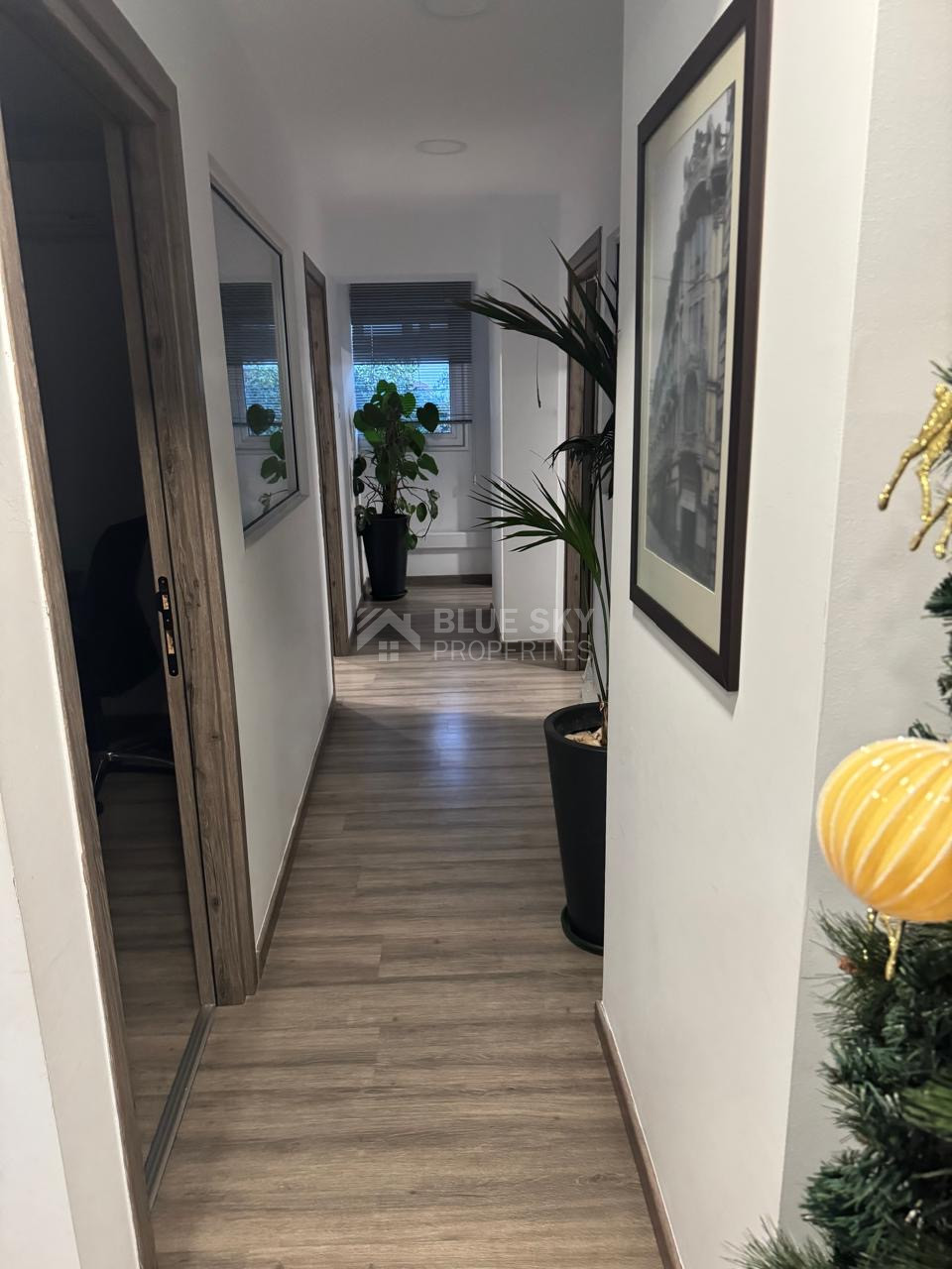 Office for Rent 250m2 in Agia Zoni