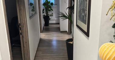 Office for Rent 250m2 in Agia Zoni