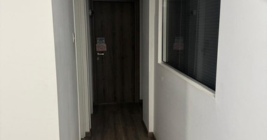 Office for Rent 250m2 in Agia Zoni