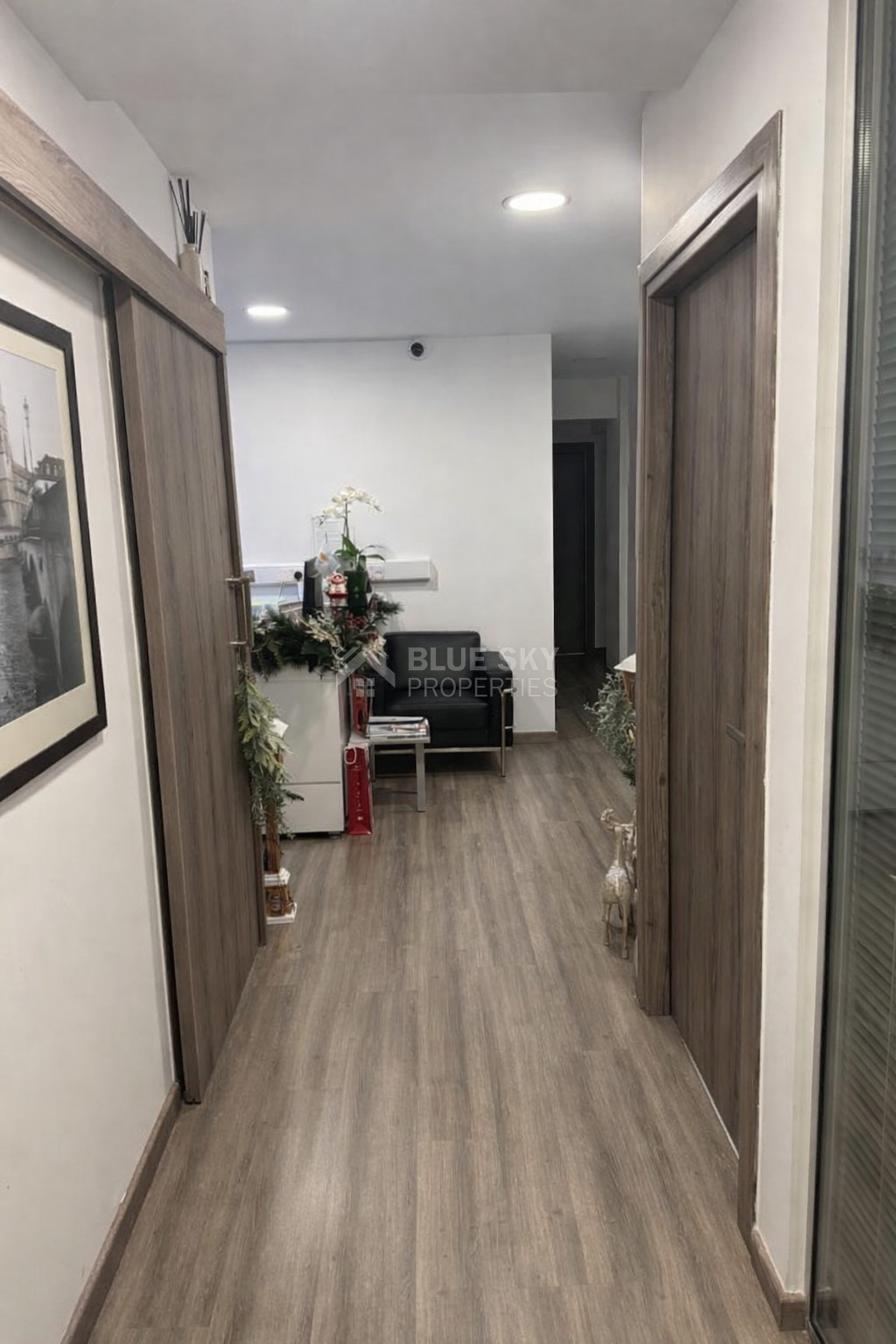 Office for Rent 250m2 in Agia Zoni