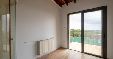 Three bedroom house in Tala  Community , in Paphos