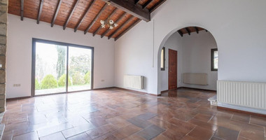 Three bedroom house in Tala  Community , in Paphos