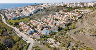 Two-Bedroom Ground Floor Apartment with Yard and Sea View in Chloraka, Paphos