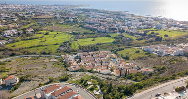 Two-Bedroom Ground Floor Apartment with Yard and Sea View in Chloraka, Paphos