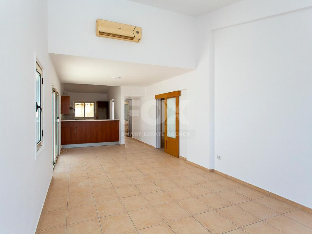 Two-Bedroom Ground Floor Apartment with Yard and Sea View in Chloraka, Paphos