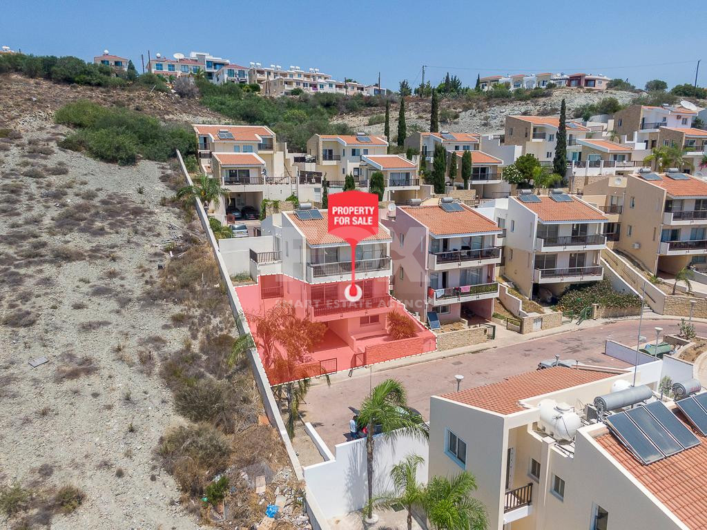 Two-Bedroom Ground Floor Apartment with Yard and Sea View in Chloraka, Paphos