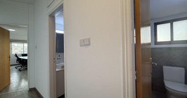 RENT: OFFICES 130 SQM OPTIONAL FURNISHED ON MAIN GRIVA DIGENI AVENUES, NEAPOLIS