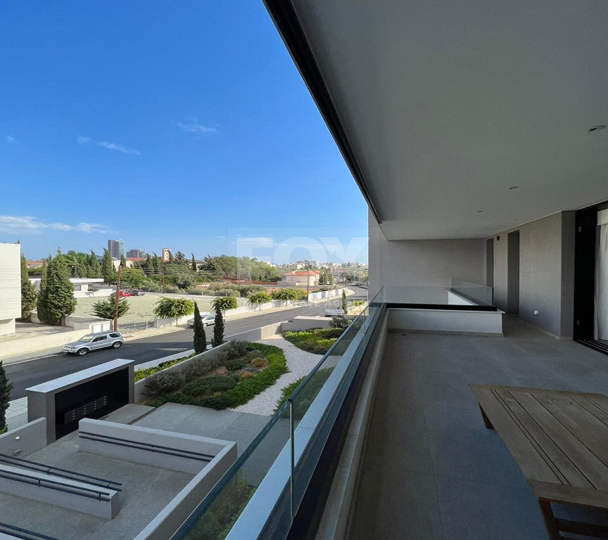 Luxurious Three Bedroom Apartment for rent in Germasogeia with Three Bathrooms and Pool