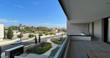 Luxurious Three Bedroom Apartment for rent in Germasogeia with Three Bathrooms and Pool