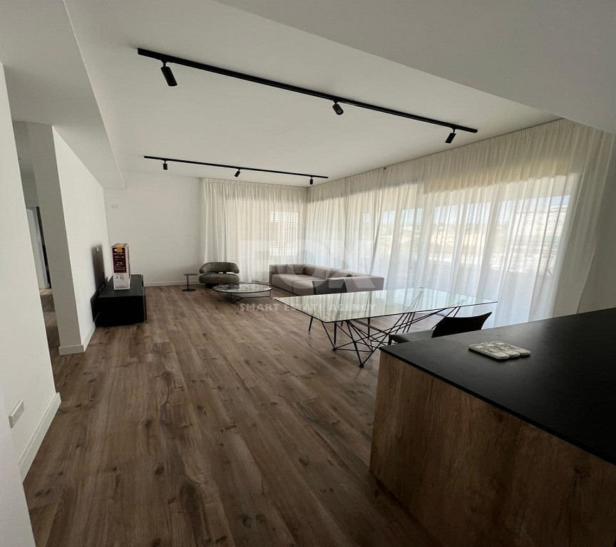 Luxurious Three Bedroom Apartment for rent in Germasogeia with Three Bathrooms and Pool