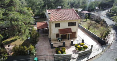 Detached 4-Bedroom House on Large Plot in Moniatis: Complete Privacy & Nature