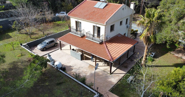 Detached 4-Bedroom House on Large Plot in Moniatis: Complete Privacy & Nature