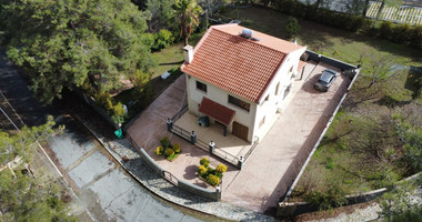 Detached 4-Bedroom House on Large Plot in Moniatis: Complete Privacy & Nature