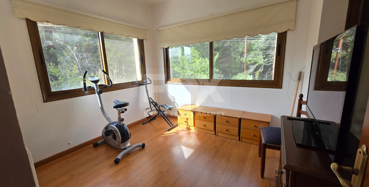 Detached 4-Bedroom House on Large Plot in Moniatis: Complete Privacy & Nature