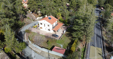 Detached 4-Bedroom House on Large Plot in Moniatis: Complete Privacy & Nature