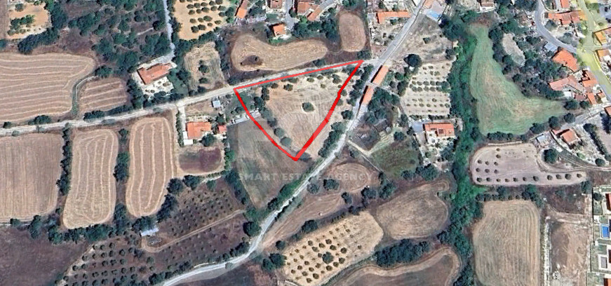 Large Residential Field for Sale in Anogyra Village