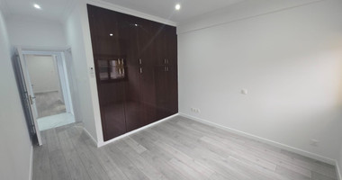 Modern Fully Furnished Three-Bedroom En-Suite Apartment in Gated Beachfront Complex: 60m to the Beach