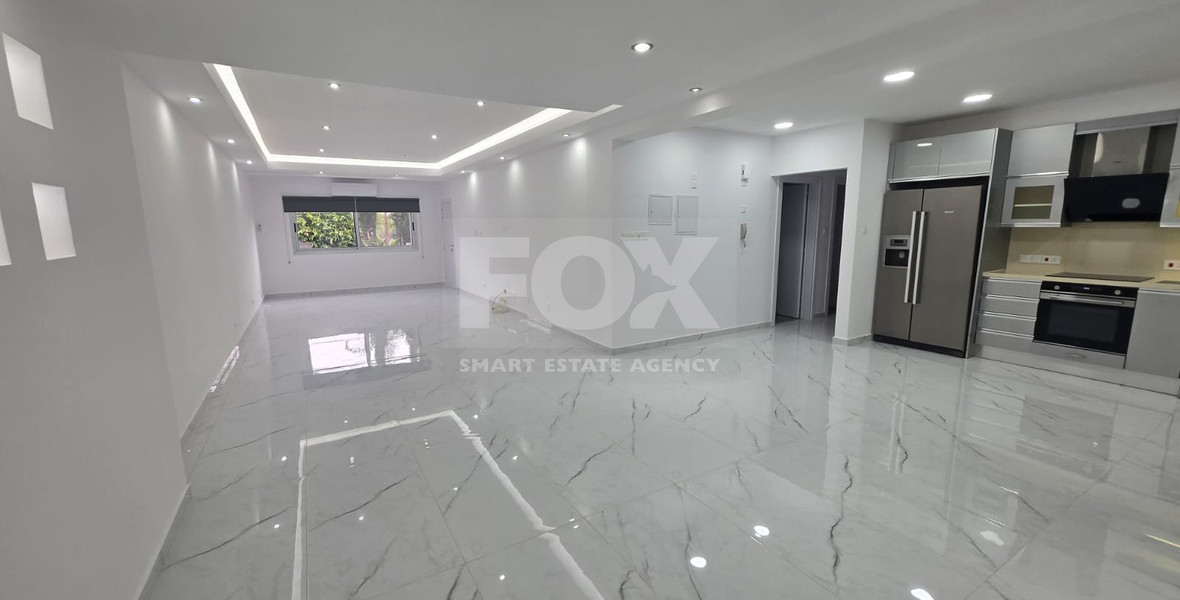 Modern Fully Furnished Three-Bedroom En-Suite Apartment in Gated Beachfront Complex: 60m to the Beach