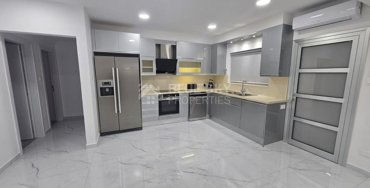 Modern Fully Furnished Three-Bedroom En-Suite Apartment in Gated Beachfront Complex: 60m to the Beach