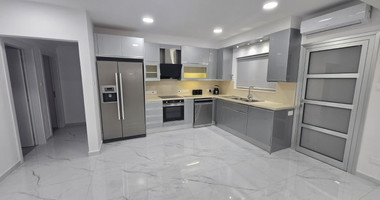 Modern Fully Furnished Three-Bedroom En-Suite Apartment in Gated Beachfront Complex: 60m to the Beach