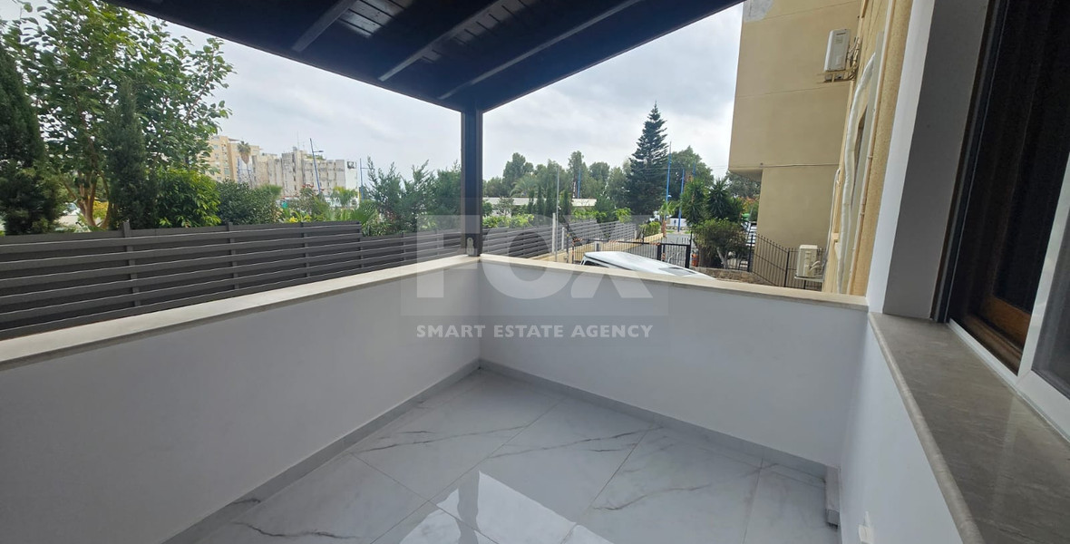 Modern Fully Furnished Three-Bedroom En-Suite Apartment in Gated Beachfront Complex: 60m to the Beach