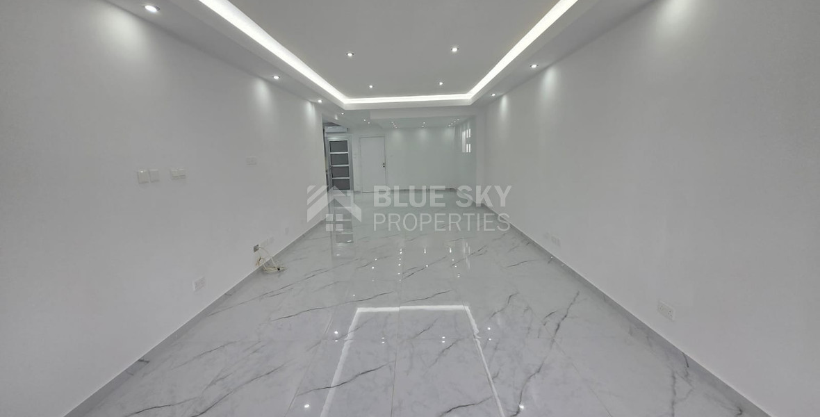 Modern Fully Furnished Three-Bedroom En-Suite Apartment in Gated Beachfront Complex: 60m to the Beach