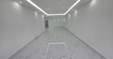 Modern Fully Furnished Three-Bedroom En-Suite Apartment in Gated Beachfront Complex: 60m to the Beach