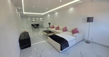 Modern Fully Furnished Three-Bedroom En-Suite Apartment in Gated Beachfront Complex: 60m to the Beach