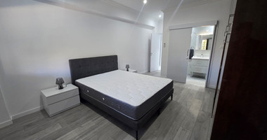 Modern Fully Furnished Three-Bedroom En-Suite Apartment in Gated Beachfront Complex: 60m to the Beach