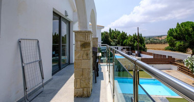 One bedroom  charming apartment for sale in Latchi, Paphos