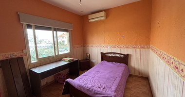 Fully Furnished Four-Bedroom Semi-Detached Bungalow in Tsiflikoudia