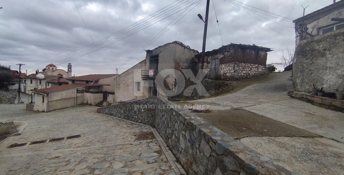 Unique Renovation Opportunity in Eptagonia Village