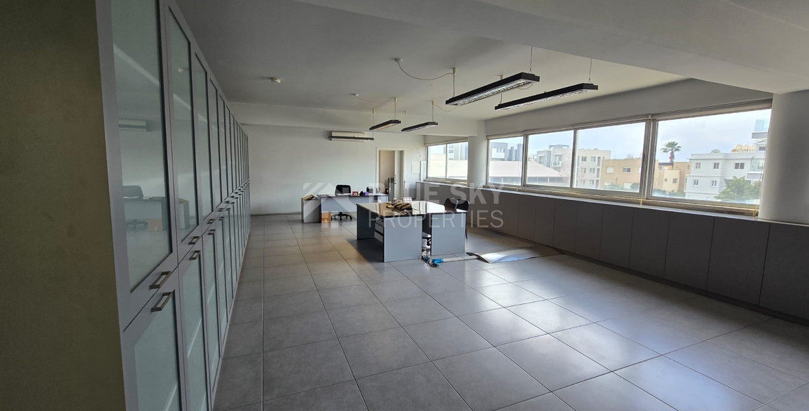 Spacious 200m2 Office in Tsiflikoudia For Rent