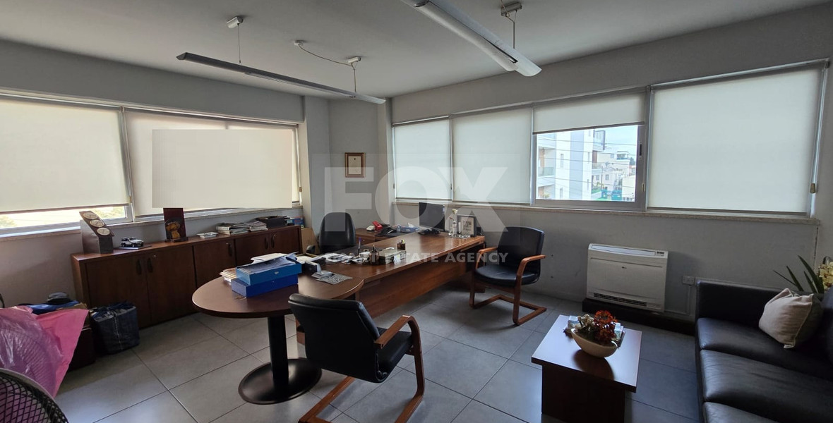 Spacious 300m2 Office in Tsiflikoudia For Rent