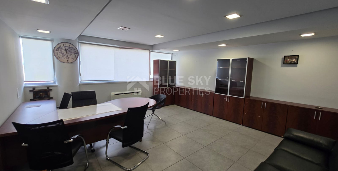 Spacious 300m2 Office in Tsiflikoudia For Rent