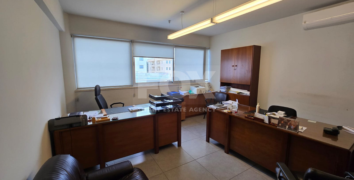 Spacious 300m2 Office in Tsiflikoudia For Rent