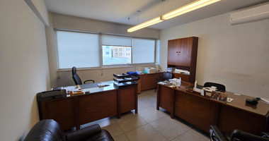 Spacious 300m2 Office in Tsiflikoudia For Rent