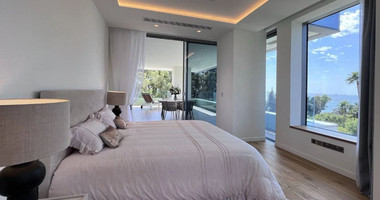 Exclusive Beachfront Living in Agios Tychonas – Four-Bedroom Full-Floor Apartment