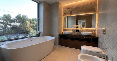 Exclusive Beachfront Living in Agios Tychonas – Four-Bedroom Full-Floor Apartment