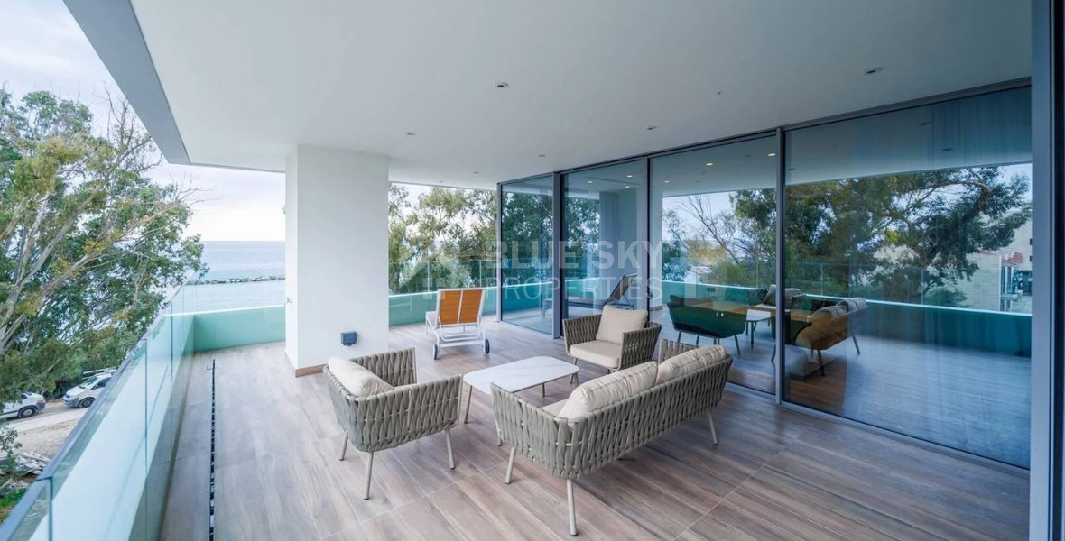 Exclusive Beachfront Living in Agios Tychonas – Four-Bedroom Full-Floor Apartment